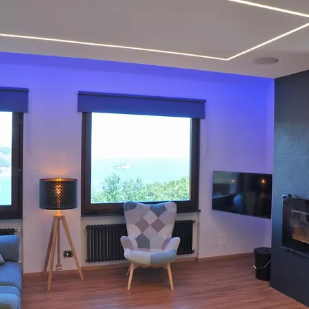 Spettacolare Vista Isola Terrazza E Idromassaggio Holiday home