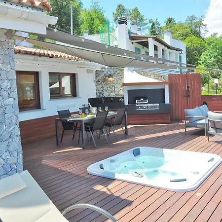 Holiday home Spettacolare Vista Isola Terrazza E Idromassaggio