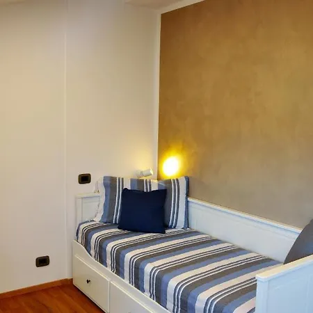 Holiday home Spettacolare Vista Isola Terrazza E Idromassaggio
