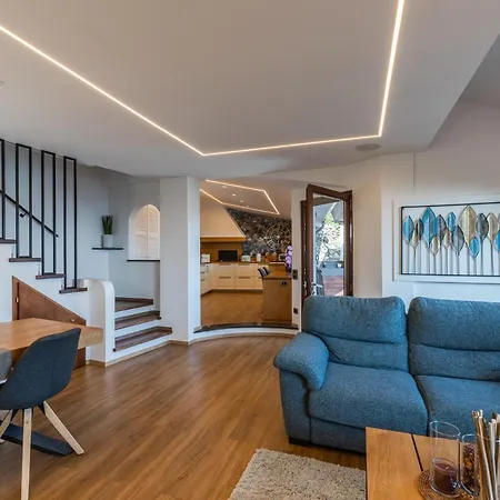 Hébergement de vacances Spettacolare Vista Isola Terrazza E Idromassaggio *