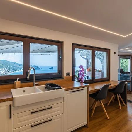 Spettacolare Vista Isola Terrazza E Idromassaggio Hébergement de vacances