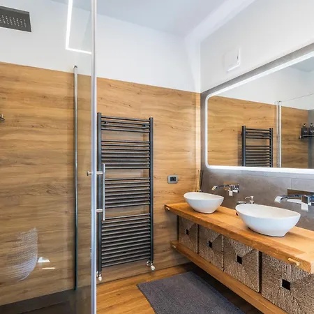 Spettacolare Vista Isola Terrazza E Idromassaggio Hébergement de vacances Noli