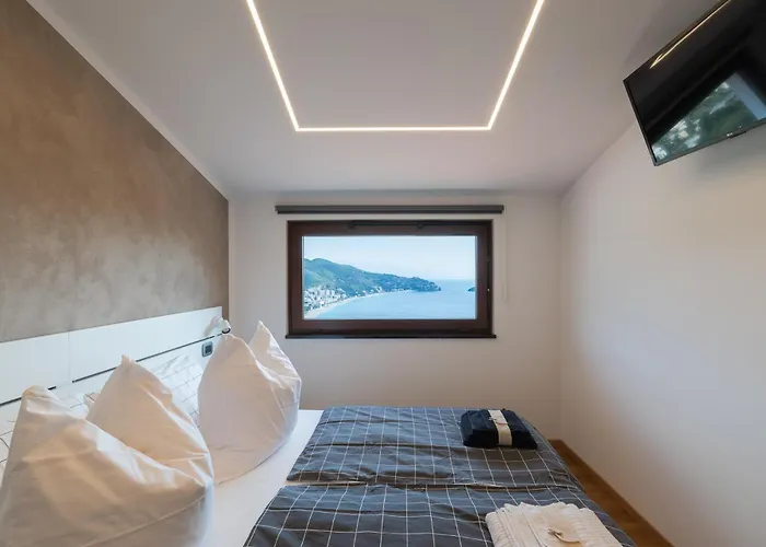 Spettacolare Vista Isola Terrazza E Idromassaggio Nyaraló