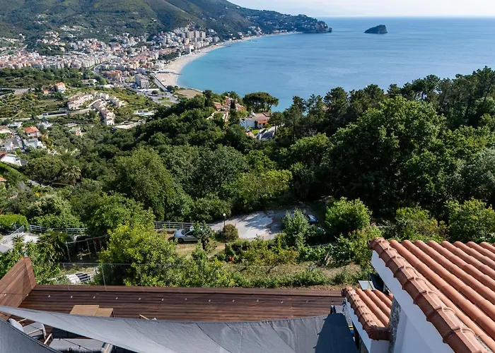 Nyaraló Spettacolare Vista Isola Terrazza E Idromassaggio Noli