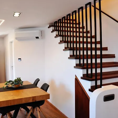 Semesterbostad Spettacolare Vista Isola Terrazza E Idromassaggio *