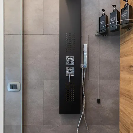 Semesterbostad Spettacolare Vista Isola Terrazza E Idromassaggio *