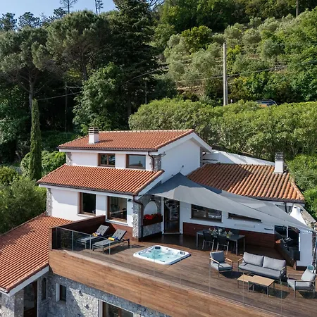 Semesterbostad Spettacolare Vista Isola Terrazza E Idromassaggio Noli